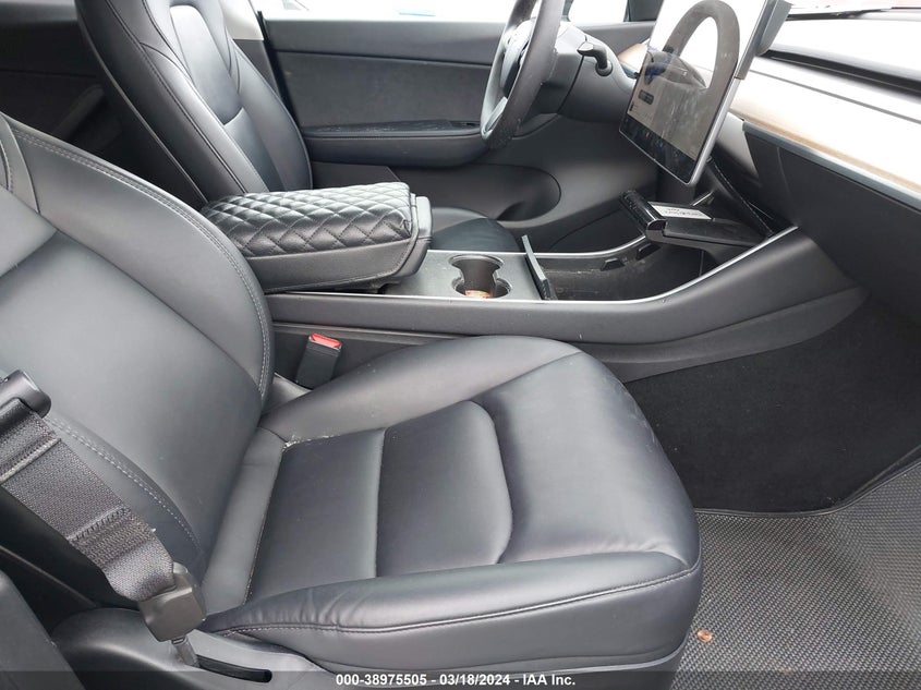 VIN 5YJYGDEE5LF031762 2020 TESLA MODEL Y