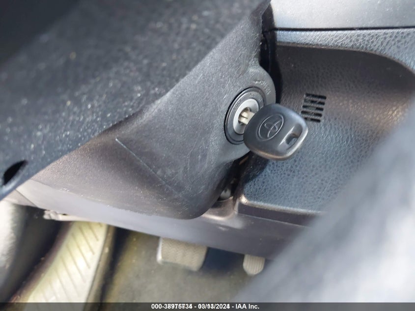 2017 TOYOTA COROLLA LE - 5YFBURHEXHP642681