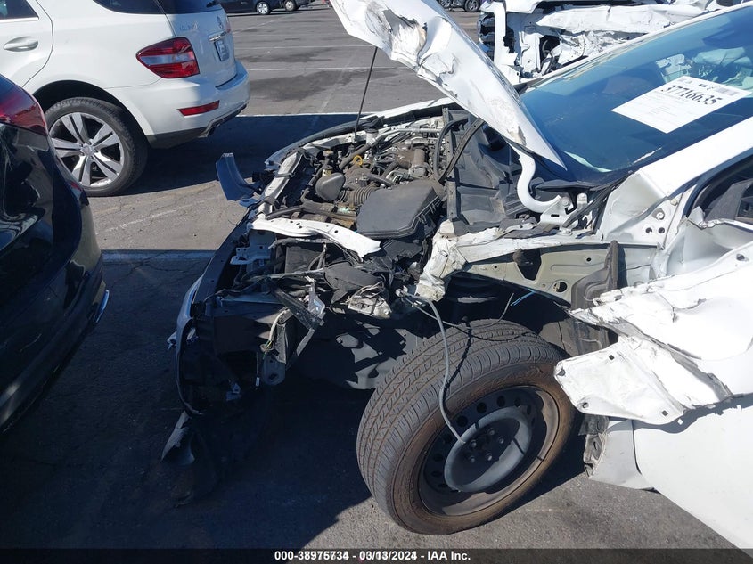 2017 TOYOTA COROLLA LE - 5YFBURHEXHP642681