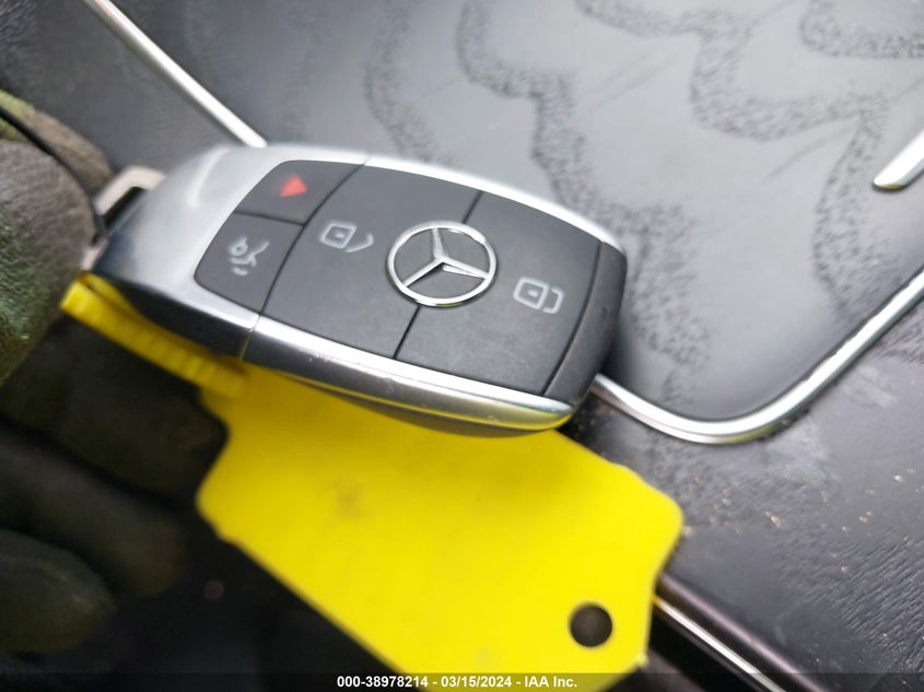 2021 MERCEDES-BENZ C 300 VIN: W1KWF8DB8MR637485