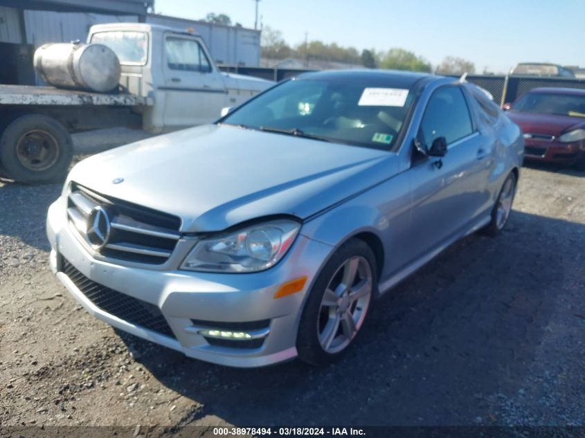 2013 Mercedes-Benz C 250 VIN: WDDGJ4HB4DG057913 Lot: 38978494