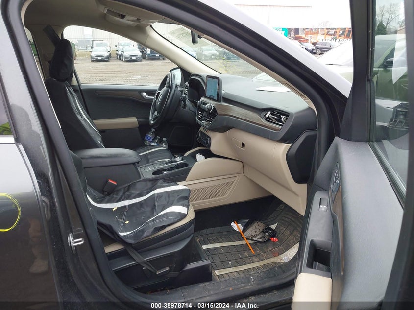VIN 1FMCU9J97LUB20020 2020 FORD ESCAPE TITANIUM