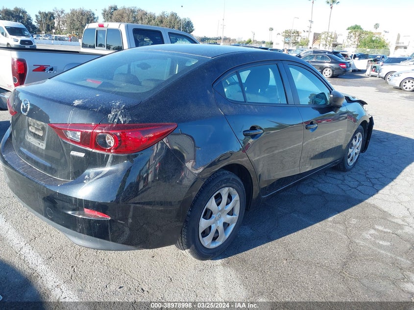 VIN 3MZBN1U70JM204476 2018 MAZDA MAZDA3 SPORT