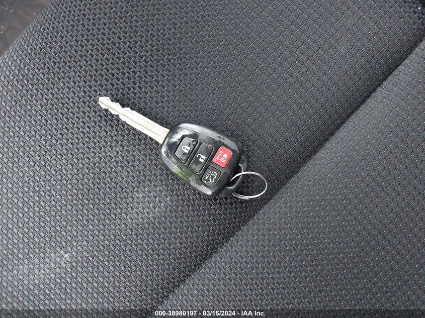 2017 TOYOTA RAV4 XLE - JTMWFREV2HJ705261