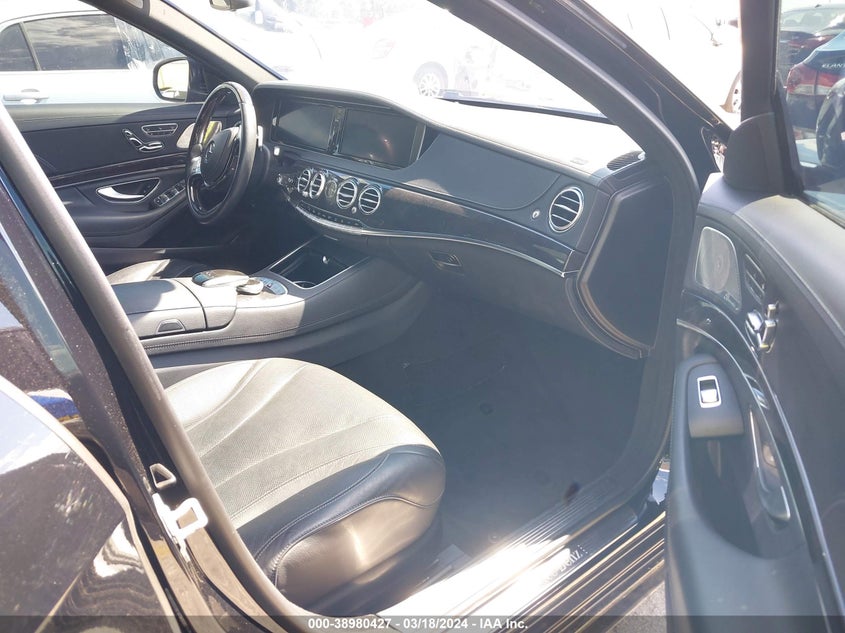 2017 Mercedes-Benz S 550 4Matic VIN: WDDUG8FB8HA330811 Lot: 38980427