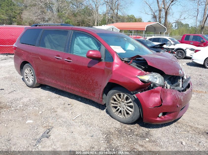 5TDYK3DC6FS670855 2015 TOYOTA SIENNA, photo no. 1