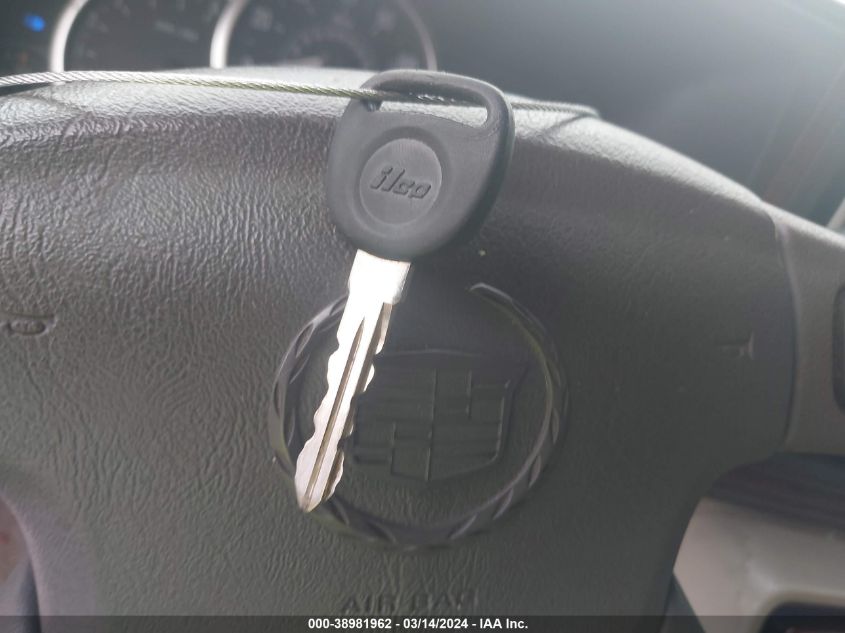 2003 Cadillac Escalade Standard VIN: 1GYEC63T43R158065 Lot: 38981962