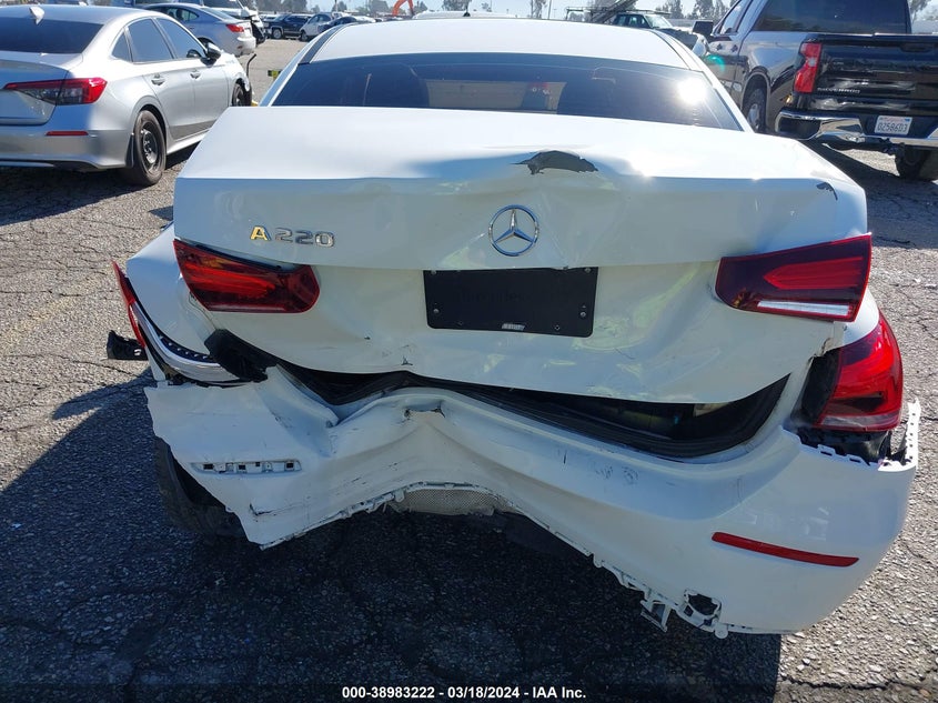 VIN WDD3G4EB3KW000610 2019 MERCEDES-BENZ A 220