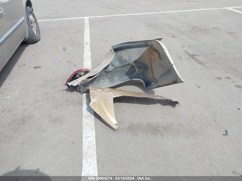 2002 Dodge Caravan Sport VIN: 2B8GP44362R672784 Lot: 38984274