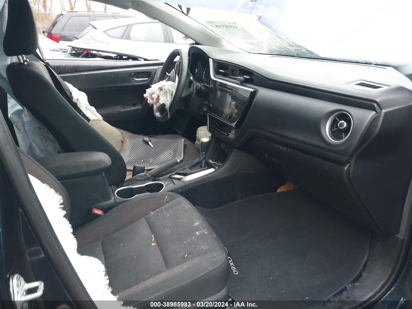 VIN 2T1BURHE0KC213993 2019 TOYOTA COROLLA LE