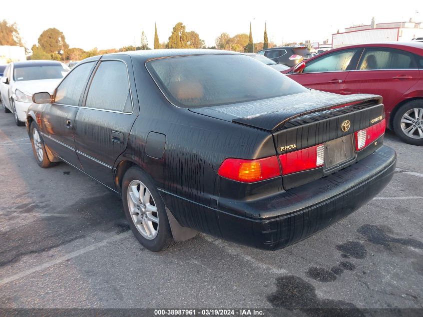 2000 Toyota Camry Xle V6 VIN: 4T1BF28K8YU105944 Lot: 38987961