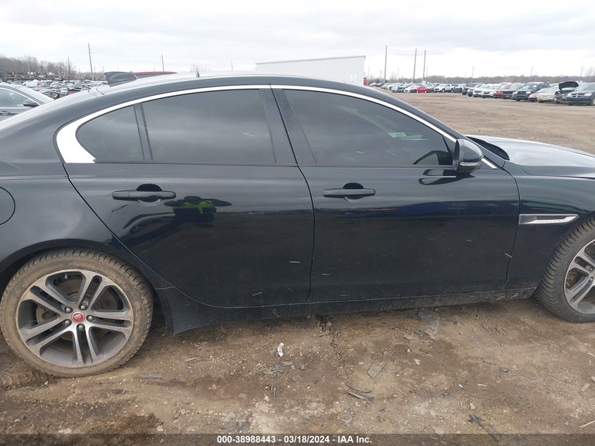 VIN SAJAJ4BV4HCP15084 2017 JAGUAR XE 35T PREMIUM