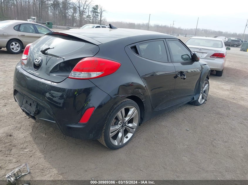 2013 Hyundai Veloster Base W/Gray VIN: KMHTC6AD6DU162668 Lot: 38989386