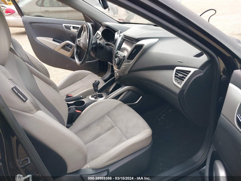 2013 Hyundai Veloster Base W/Gray VIN: KMHTC6AD6DU162668 Lot: 38989386