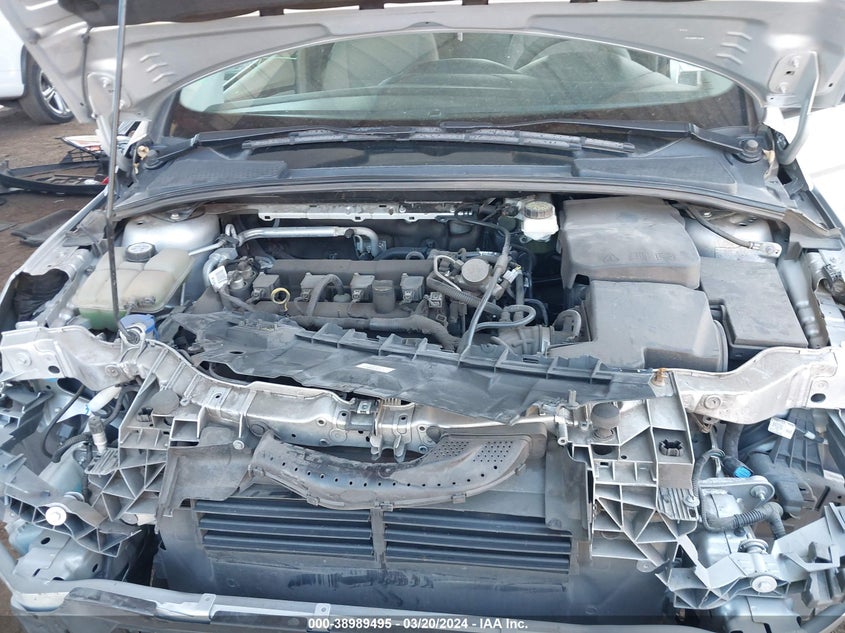 VIN 1FADP3K26JL326923 2018 FORD FOCUS SE