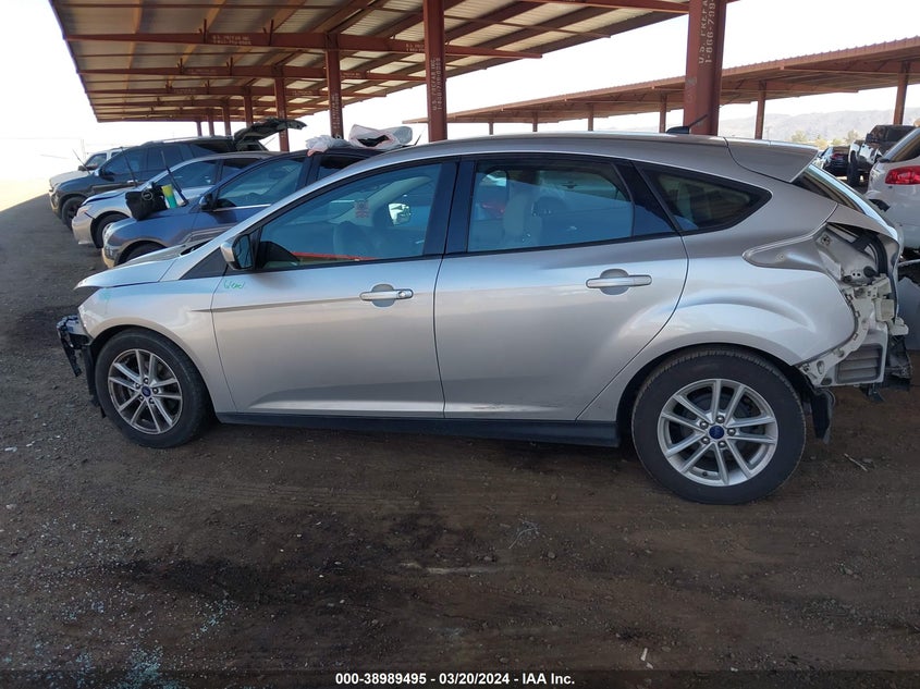 VIN 1FADP3K26JL326923 2018 FORD FOCUS SE