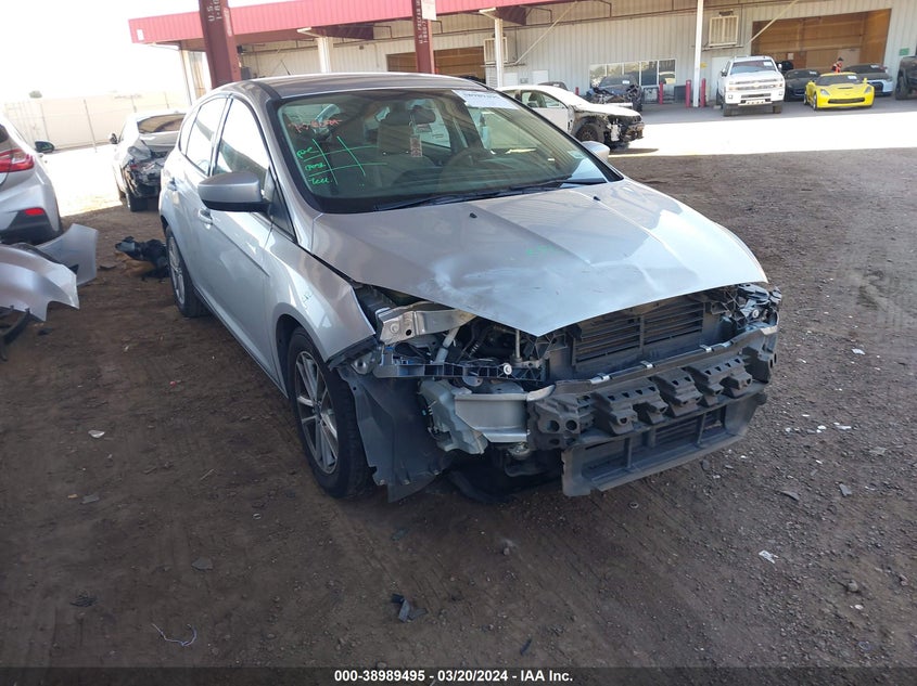 VIN 1FADP3K26JL326923 2018 FORD FOCUS SE