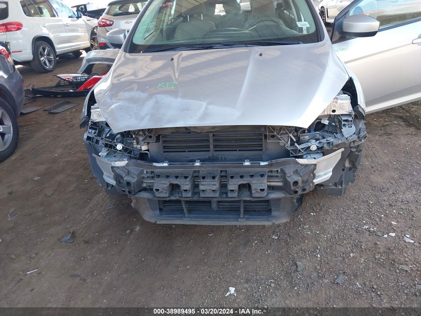 VIN 1FADP3K26JL326923 2018 FORD FOCUS SE