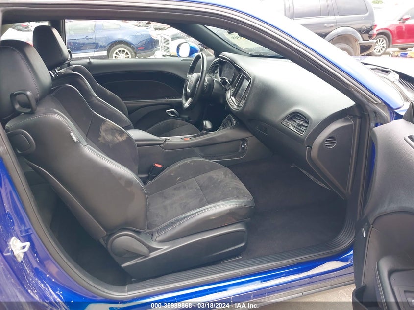 VIN 2C3CDZKGXKH545660 2019 DODGE CHALLENGER GT