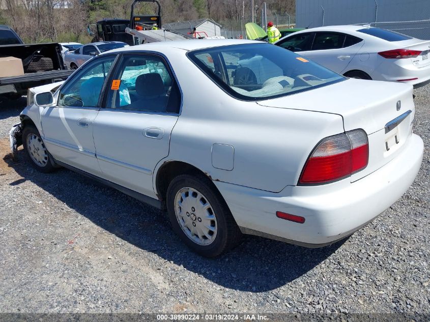 1997 Honda Accord Ex VIN: 1HGCD565XVA255582 Lot: 38990224