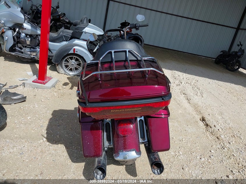 2017 HARLEY-DAVIDSON FLTRU - 1HD1KGD19HB632469