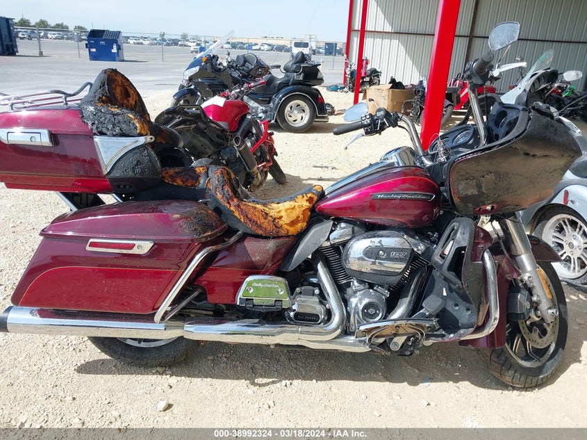 2017 HARLEY-DAVIDSON FLTRU - 1HD1KGD19HB632469