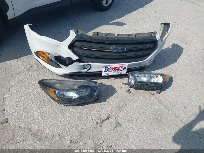 VIN 1FMCU0F76KUC34575 2019 FORD ESCAPE S