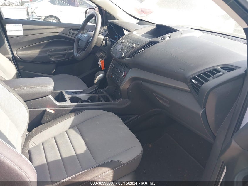 VIN 1FMCU0F76KUC34575 2019 FORD ESCAPE S