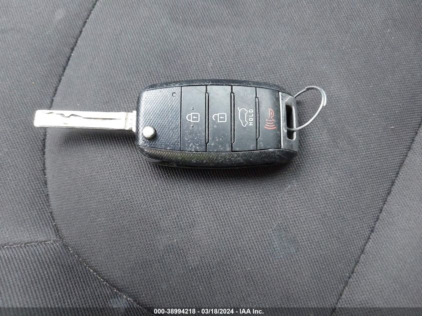 KNDJN2A26G7301083 2016 Kia Soul