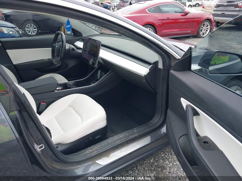 VIN 5YJ3E1EB7KF214082 2019 TESLA MODEL 3 LONG RANGE/PERFORMANCE