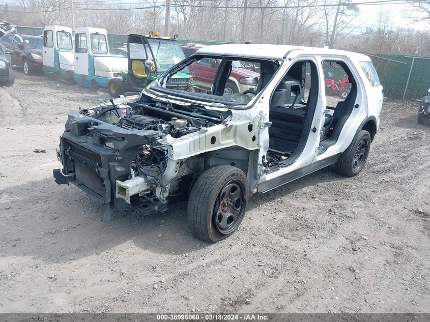 VIN 1FM5K8AR4HGD65338 2017 FORD UTILITY POLICE INTERCEPTOR