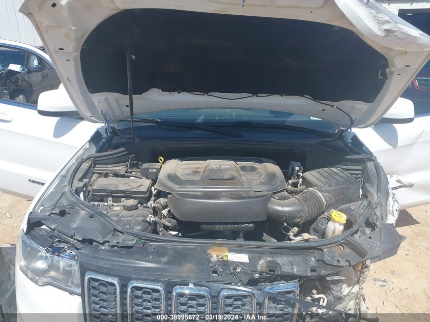 VIN 1C4RJEAG3JC481276 2018 JEEP GRAND CHEROKEE LAREDO E 4X2