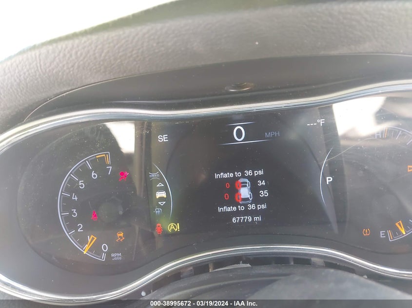 VIN 1C4RJEAG3JC481276 2018 JEEP GRAND CHEROKEE LAREDO E 4X2