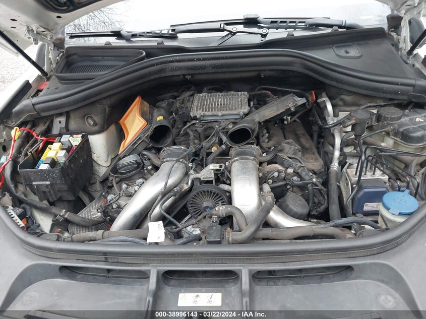 2013 MERCEDES-BENZ GL 550 4MATIC - 4JGDF7DE9DA116582