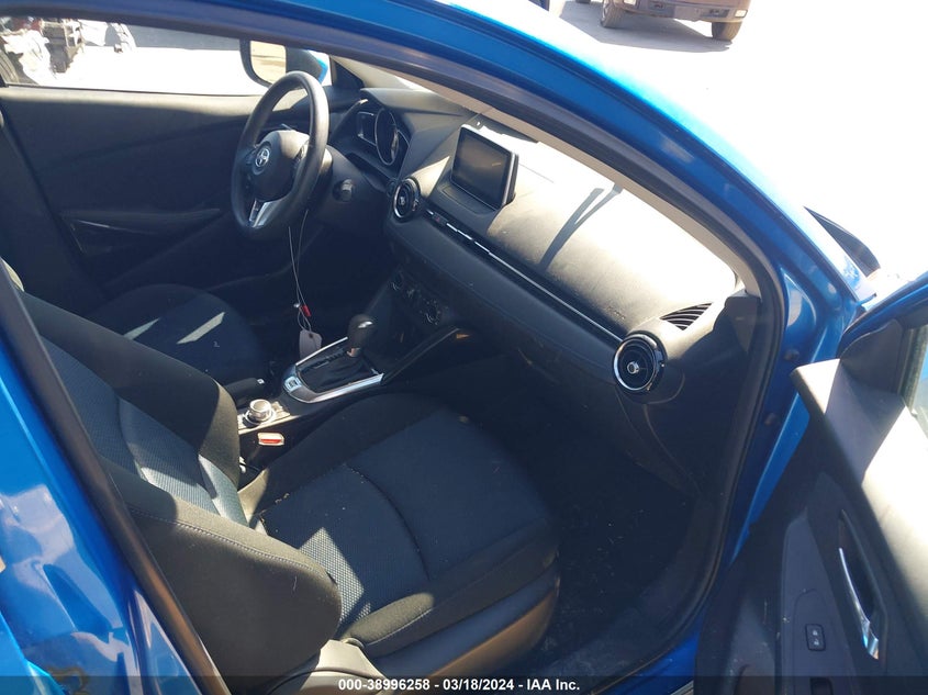 2016 Scion Ia VIN: 3MYDLBZV3GY135896 Lot: 38996258