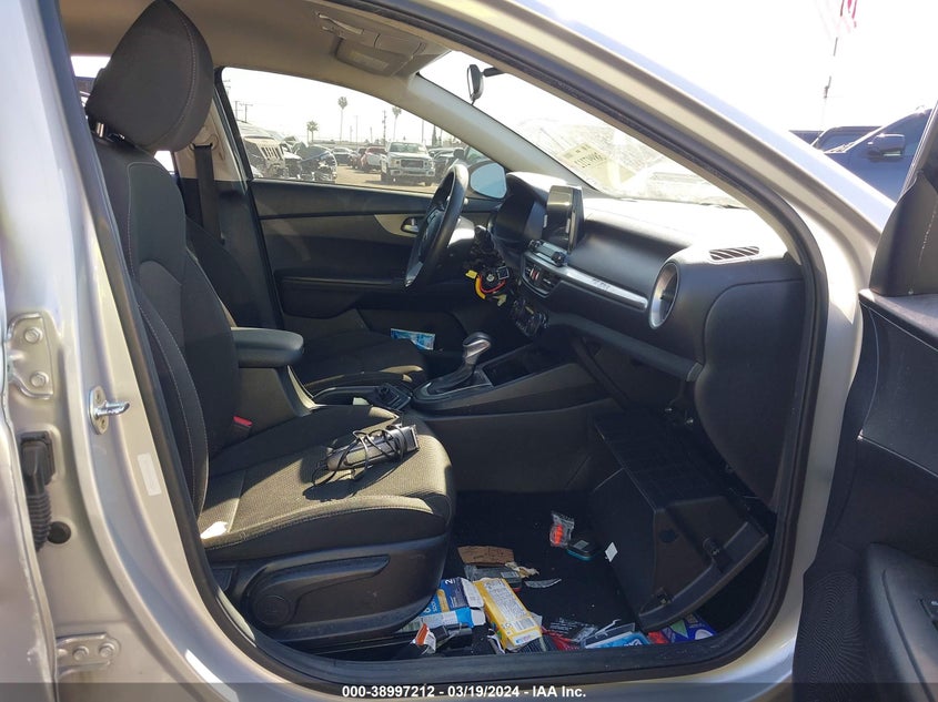 2019 KIA FORTE FE/LX/LXS - 3KPF24ADXKE037824