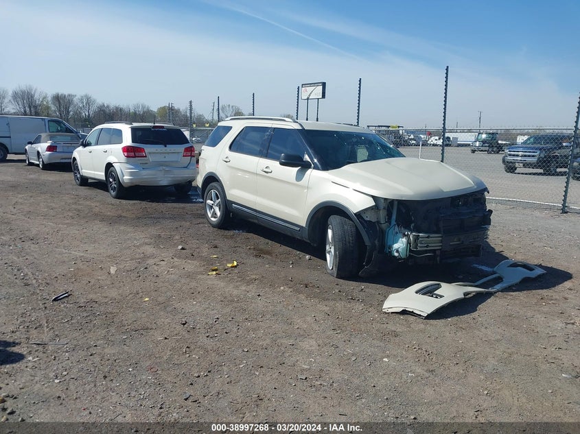 FORD EXPLORER XLT 2018