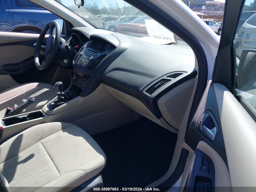 2016 FORD FOCUS SE - 1FADP3K29GL374909