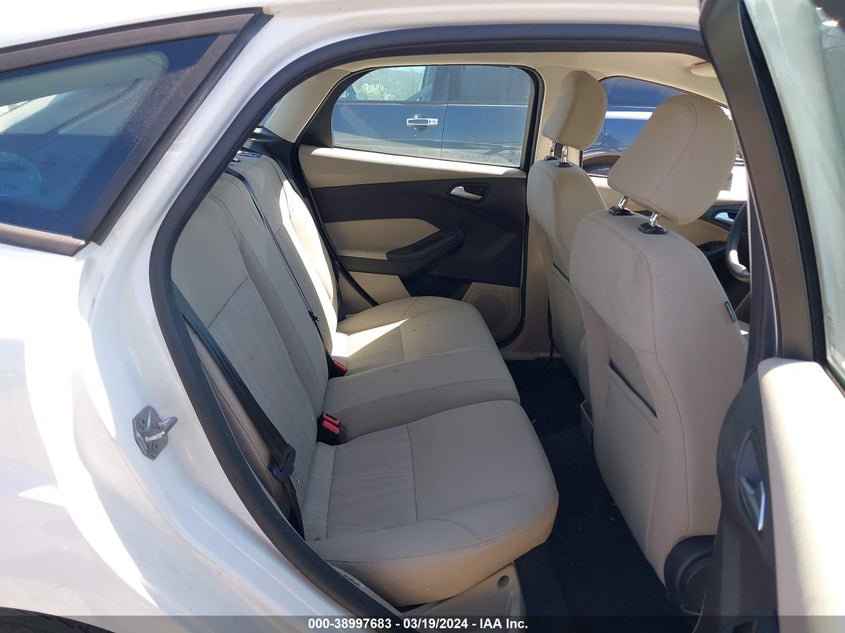 2016 FORD FOCUS SE - 1FADP3K29GL374909