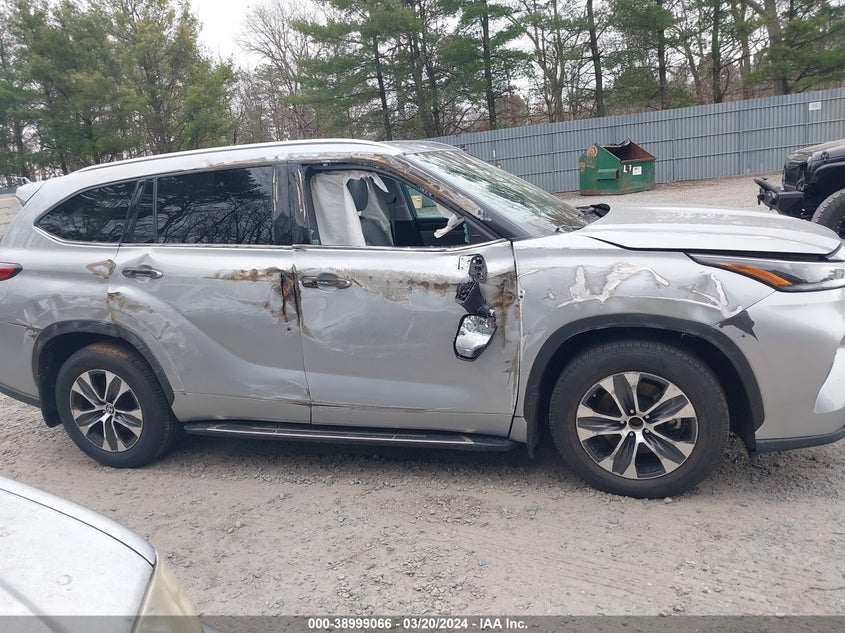 VIN 5TDHZRBH1MS075308 2021 TOYOTA HIGHLANDER XLE