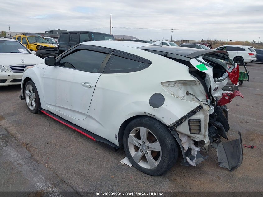 2014 Hyundai Veloster Base W/Gray VIN: KMHTC6AD7EU213340 Lot: 38999291