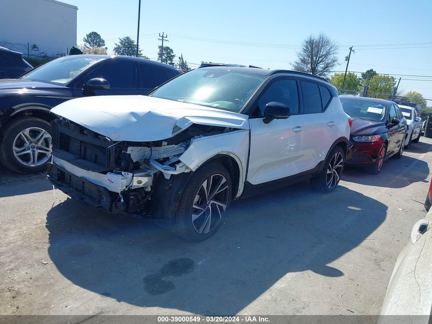 VIN YV4162UM0M2442697 2021 VOLVO XC40 T5 R-DESIGN