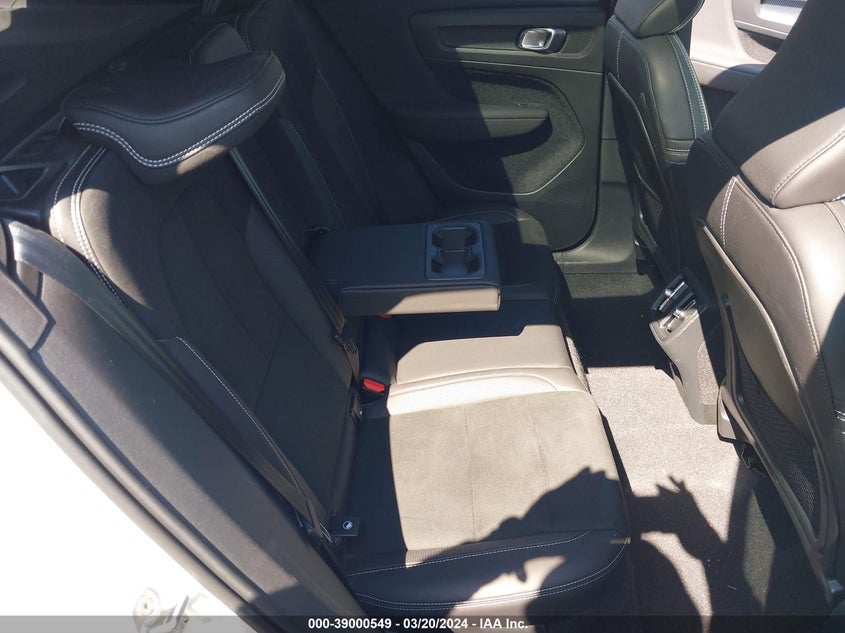 VIN YV4162UM0M2442697 2021 VOLVO XC40 T5 R-DESIGN