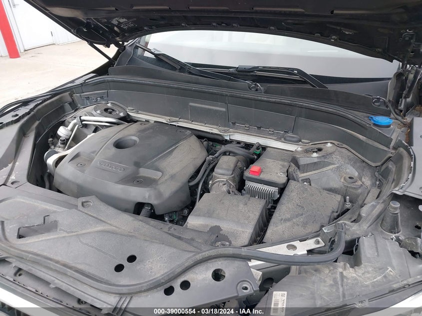 2017 VOLVO XC90 T6 MOMENTUM - YV4A22PK6H1107140