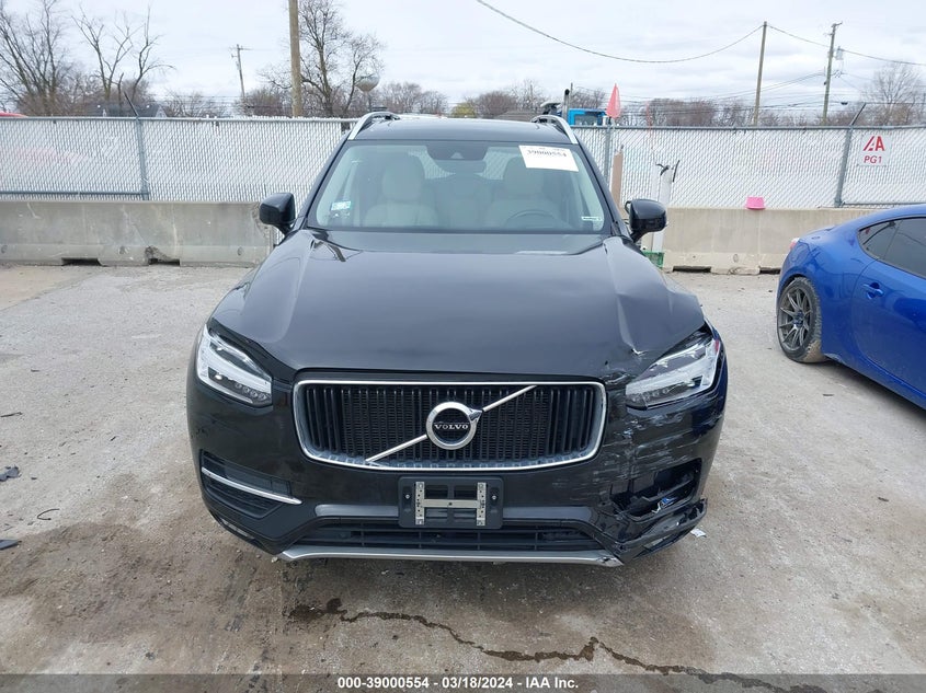 2017 VOLVO XC90 T6 MOMENTUM - YV4A22PK6H1107140