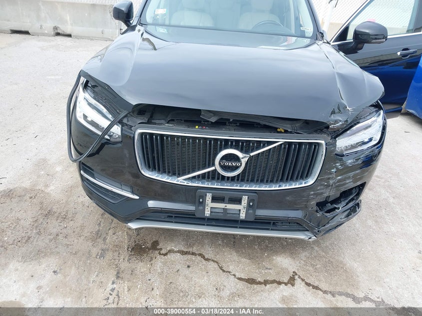 2017 VOLVO XC90 T6 MOMENTUM - YV4A22PK6H1107140