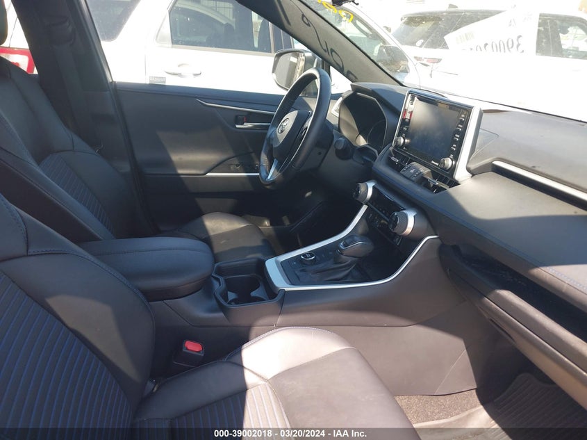 VIN 2T3EWRFV3KW037828 2019 TOYOTA RAV4 HYBRID XSE