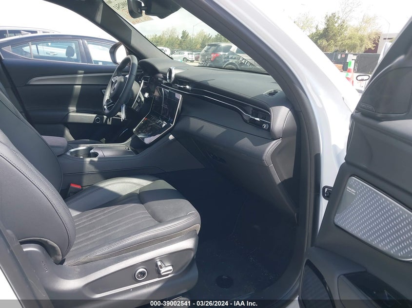 2023 MASERATI GRECALE 2.0L I4   N(VIN: ZN682AVAXP7416108