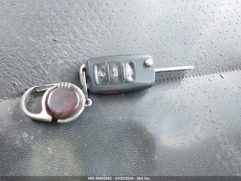 2015 VOLKSWAGEN BEETLE 1.8T FLEET EDITION - 3VWF17AT0FM651706