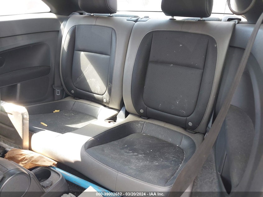 2015 VOLKSWAGEN BEETLE 1.8T FLEET EDITION - 3VWF17AT0FM651706